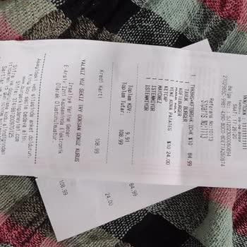 Burger King Yeşillik Üstünde Böcek Çıktı