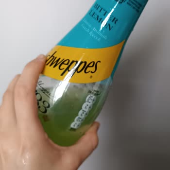 Schweppes İçecek Dibine Çöken Bir Şeyler Var!