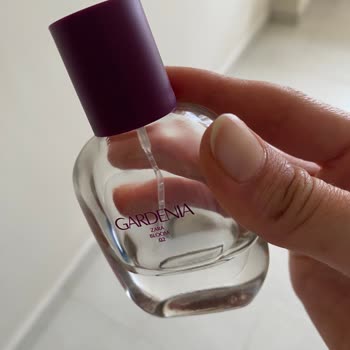 Zara Akıtan Parfüm Şişesi