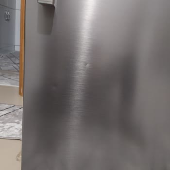 Arçelik Buzdolabı Ön Kapak Darbesi