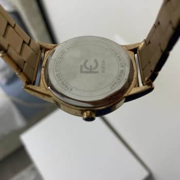 Ferrucci Metal Yerlerde Renk Atması