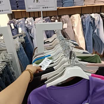 Zincir Moda Yanıltıcı Etiket Ve Askı Fiyatları
