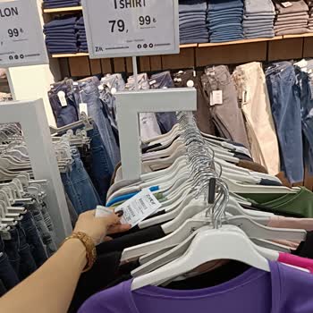 Zincir Moda Yanıltıcı Etiket Ve Askı Fiyatları