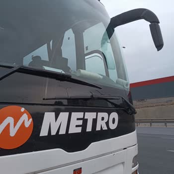 Metro Turizm Saatlerdir Yolda Kaldık