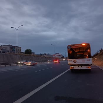 Metro Turizm Saatlerdir Yolda Kaldık