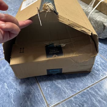 Amazon Sattığı Üründen Başka Ürün Gönderiyor