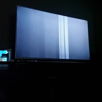 Onvo 65 Ekran TV 'de Panel Bozulması