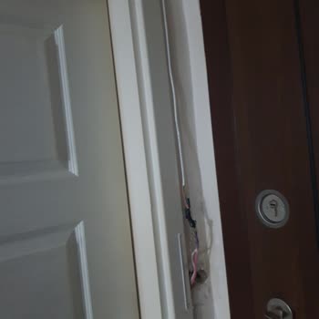 Audio Elektronik Reklam Var, Hizmet Ve Kalite Yok