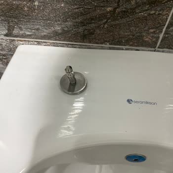 Seramiksan Klozet Kapağı Vidası Bulmak Mümkün Değil