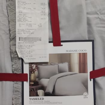 Madame Coco Eksik Yastık Kılıfı