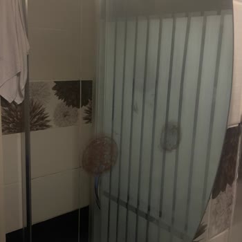 Parna Otel Göründüğü Gibi Değil
