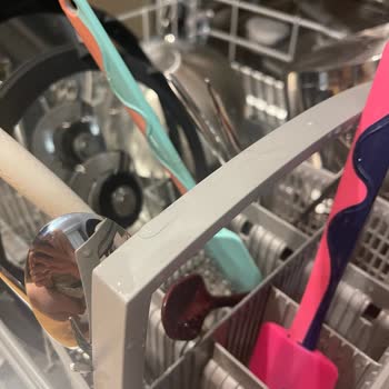 Ek