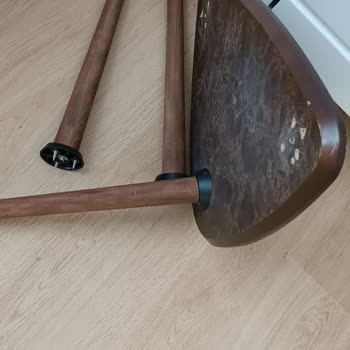 By Vitali Mobilya'dan Aldığım Çekyatın Bazası Çatlak!