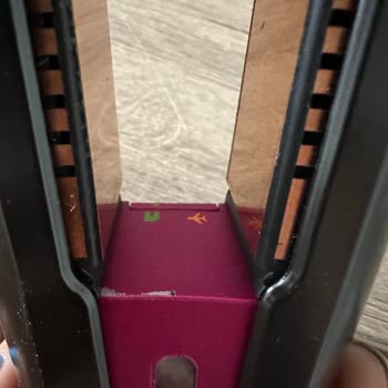 Dyson Saç Düzleştirici Bakır Plakaları Soyulmaya Başladı