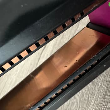 Dyson Saç Düzleştirici Bakır Plakaları Soyulmaya Başladı