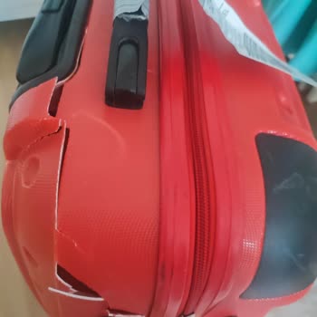 Türk Havayolları Kırdıkları Valizin Sorumluluğunu Almıyor