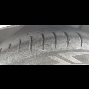 Nokian Tyres Nokia Powerproof Lastik Yanaklarında Derin Çatlaklar