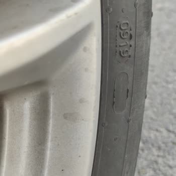 Nokian Tyres Nokia Powerproof Lastik Yanaklarında Derin Çatlaklar
