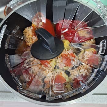 Karaca Züccaciye Granit Tenceremin Kapağı Patladı