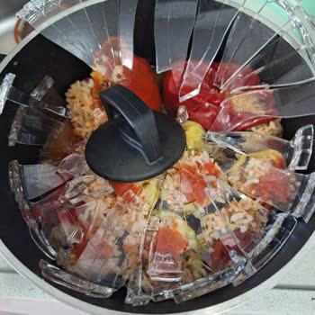 Karaca Züccaciye Granit Tenceremin Kapağı Patladı