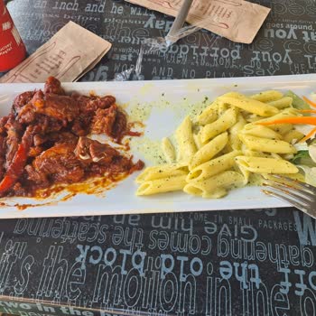 Datça Tavvuk Dünyası Menü İle Gelen Alakasız Yemek