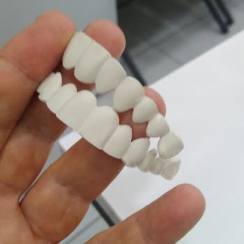 Dental Diş Protezi Yanıltıyor