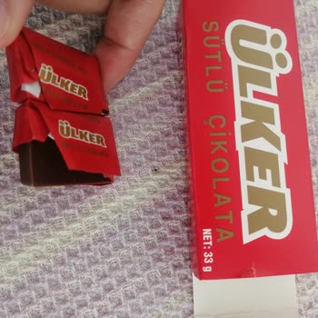 Ülker Çikolata Paketinin Yarısı Yok Açıkta Kalmış Çikolata
