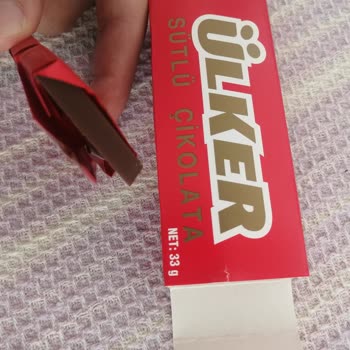 Ülker Çikolata Paketinin Yarısı Yok Açıkta Kalmış Çikolata