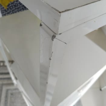 Vivense Hatalı Ürün Raflar Çizik