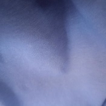 Mavi Tişörtüm Fabrika Kaynaklı Lekeli