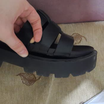 Deichmann Catwalk Sandaletim Sıcaktan Yapıştırıcısı Eridi Tabanı Çıktı