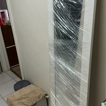 IKEA Gardırop Aynalı Kapak Kırık Geldi