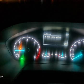 Aracı Servise Götürün Uyarısı Ford Transit