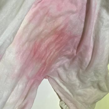 Domestos Çamaşır Suyu Beyaz Gömleğini Pembe Yaptı