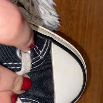 Converse Ayakkabım Açıldı İki Ayda