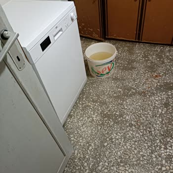 Aksa Gaz Atık Su Borusu Kırdılar ve Yapmadan Kapattılar