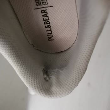 Pull and Bear 2 Ay İçinde Ayakkabının İçini Yırtılıp Ayakta Acı Yapıp Giyilememesi