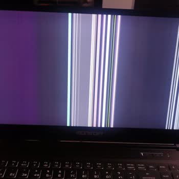 Monster Notebook Servis Sonrası Ekranda Oluşan Çizgi Çizgi İzler