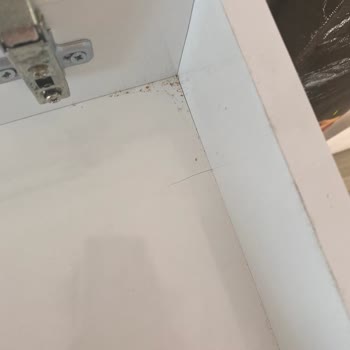 Fors AVM Özensiz Ve Kırık Dökük Mal Satılması