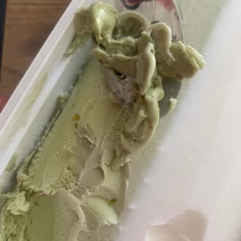 Golf Dondurma Plastik Kokulu Ve Bozuk
