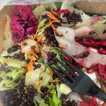 Salad Town Yemek Sepeti Şikayeti Salatamın İçinden Cam Çıktı