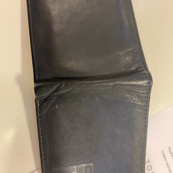 Tommy Hilfiger Cüzdan Baskı Silinmesi Yıpranması