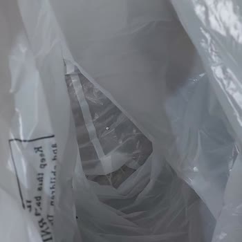 E-bebek Kargo Özensizliği