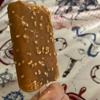 Algida Dondurma Üzerinde Garip Lekeler Var