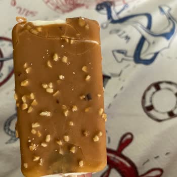 Algida Dondurma Üzerinde Garip Lekeler Var