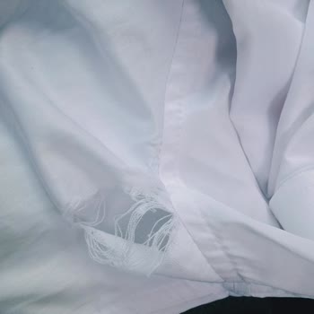 Ayıplı Ürün: Tudors Güya Kurumsal Olan Markadan Gömlek Alıp Mahcup Olmak
