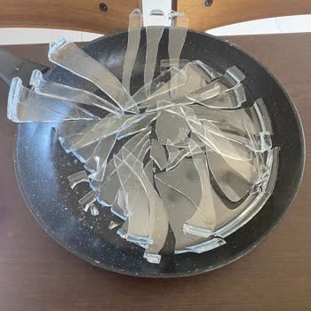 Daha Kullanılmamış Karaca Tencere Kapağı Durduğu Yerde Patladı