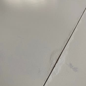 Bellona Yemek Masası Toz Almadan Nemden Kabardı