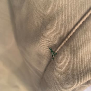 Lacoste İndirim Algısı Yaratarak Satış Yapmak Ve Ürün Sağlamlığı.