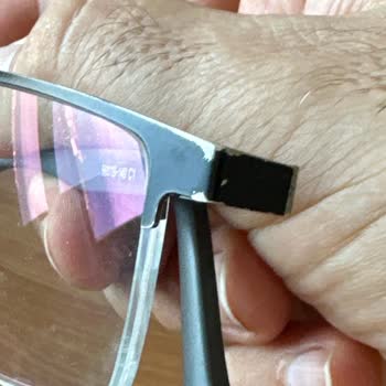 Elit Optik Kalitesiz Gözlük Boyası Çıktı